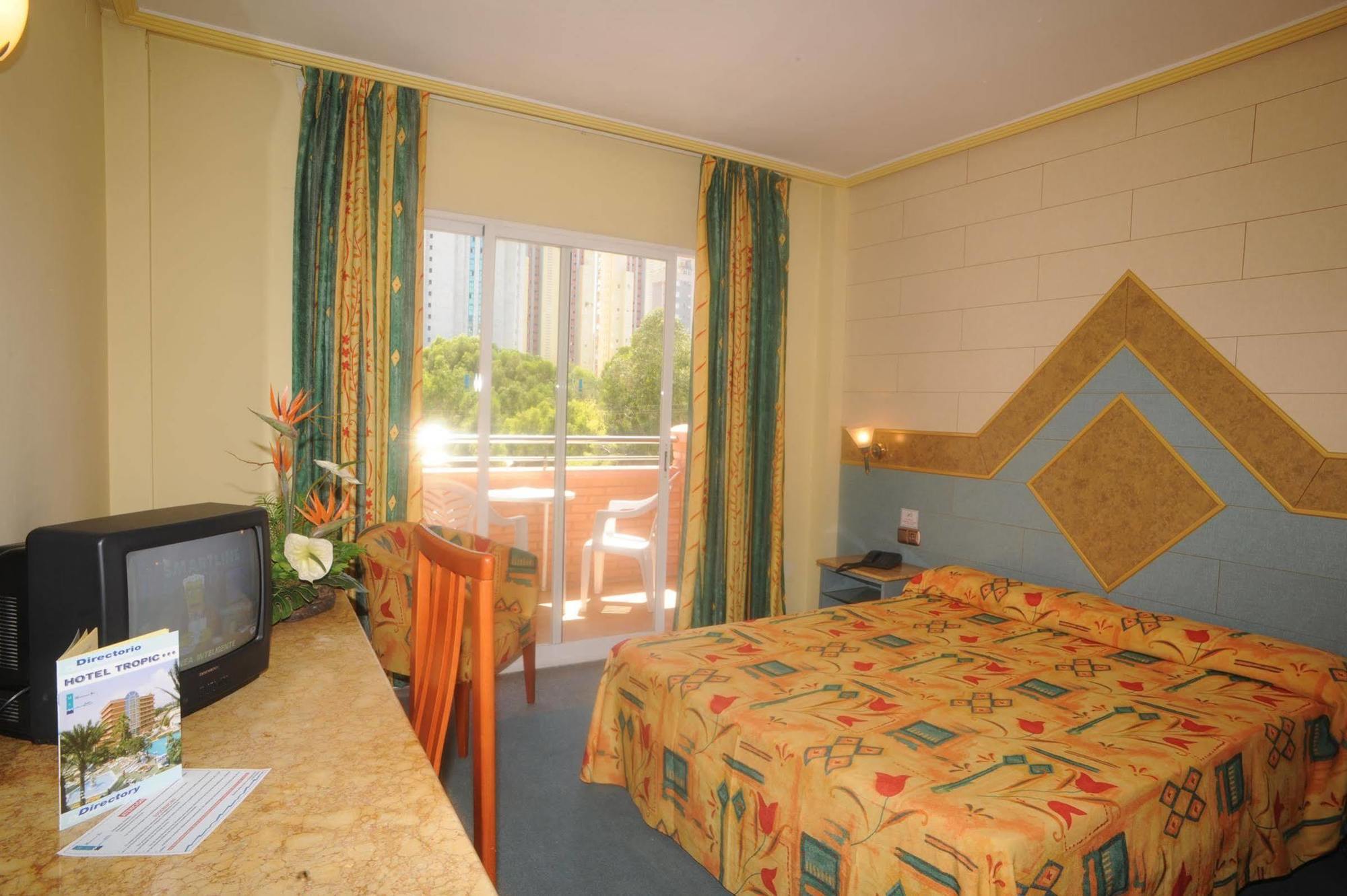 Hotel Tropic Кала-де-Финистрат Экстерьер фото